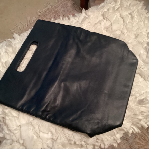 Club Monaco - Picture 6 of 9